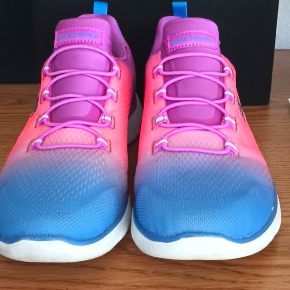 Skechers